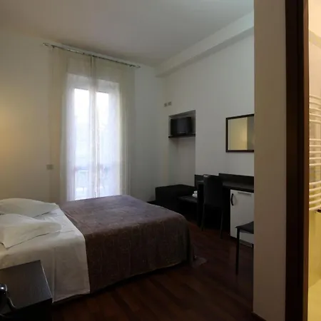 Otel Lux Durante 2*